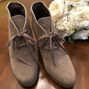 Dolce Vita Taupe suede high wedge Booties size 6’5